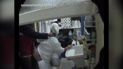 Motoboy seksumas kun purigistino en restoracio inter liveroj